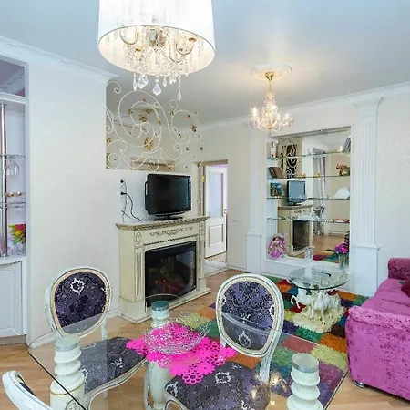 Daire Apartment In The Historical Center Of Minsk Minsk