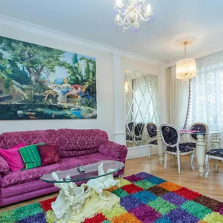 Daire Apartment In The Historical Center Of Minsk Minsk