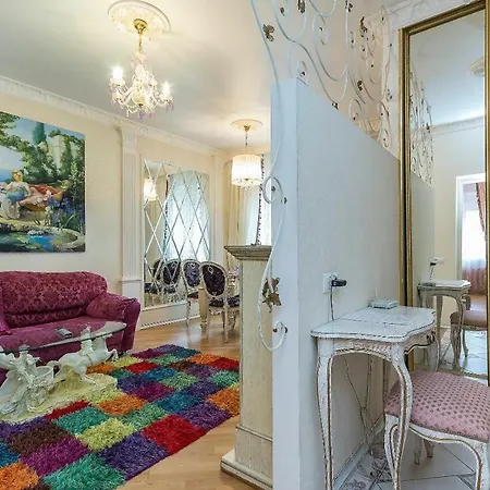 Apartment In The Historical Center Of Minsk *